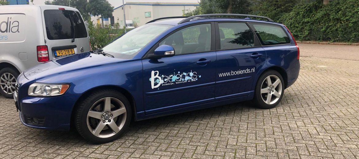 Autobelettering Volvo V50, Petten